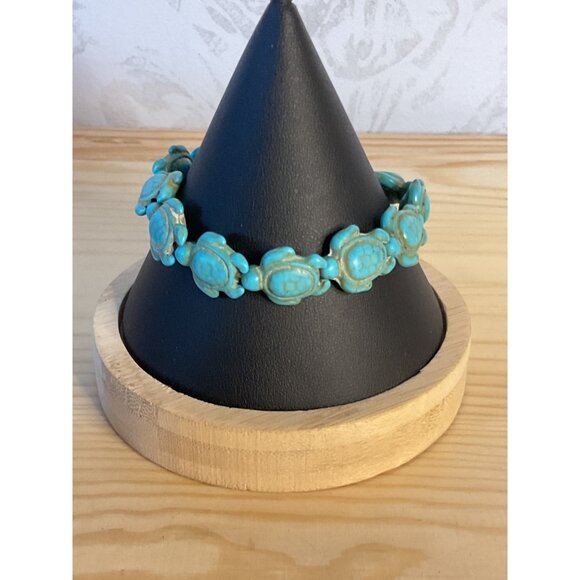 Stretchy Turtle Bracelet With Turquoise Beads - Picture 1 of 3